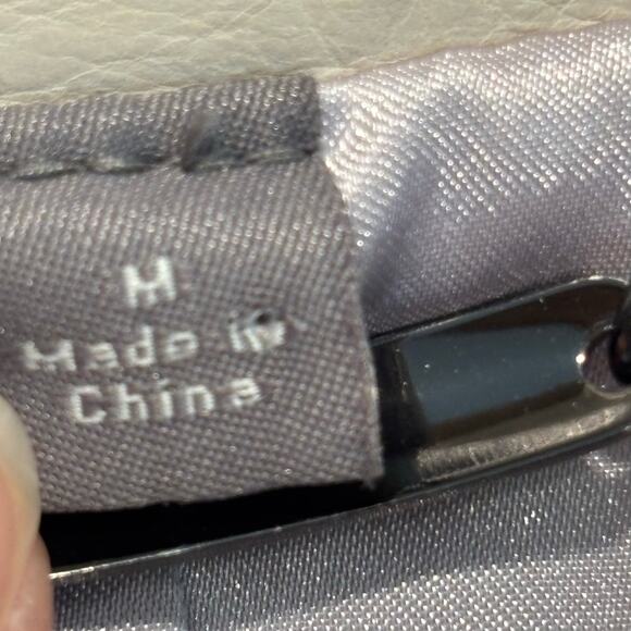 Vintage Ann Taylor Cream Leather Trench Coat - size Medium - Picture 3 of 7